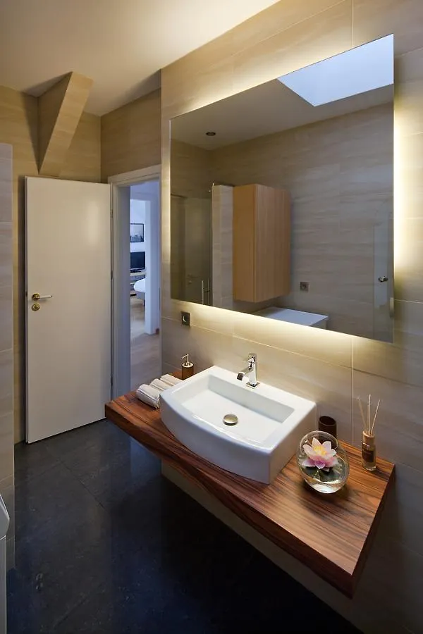 Luxoise Apartments Berlin 0*,  Germany